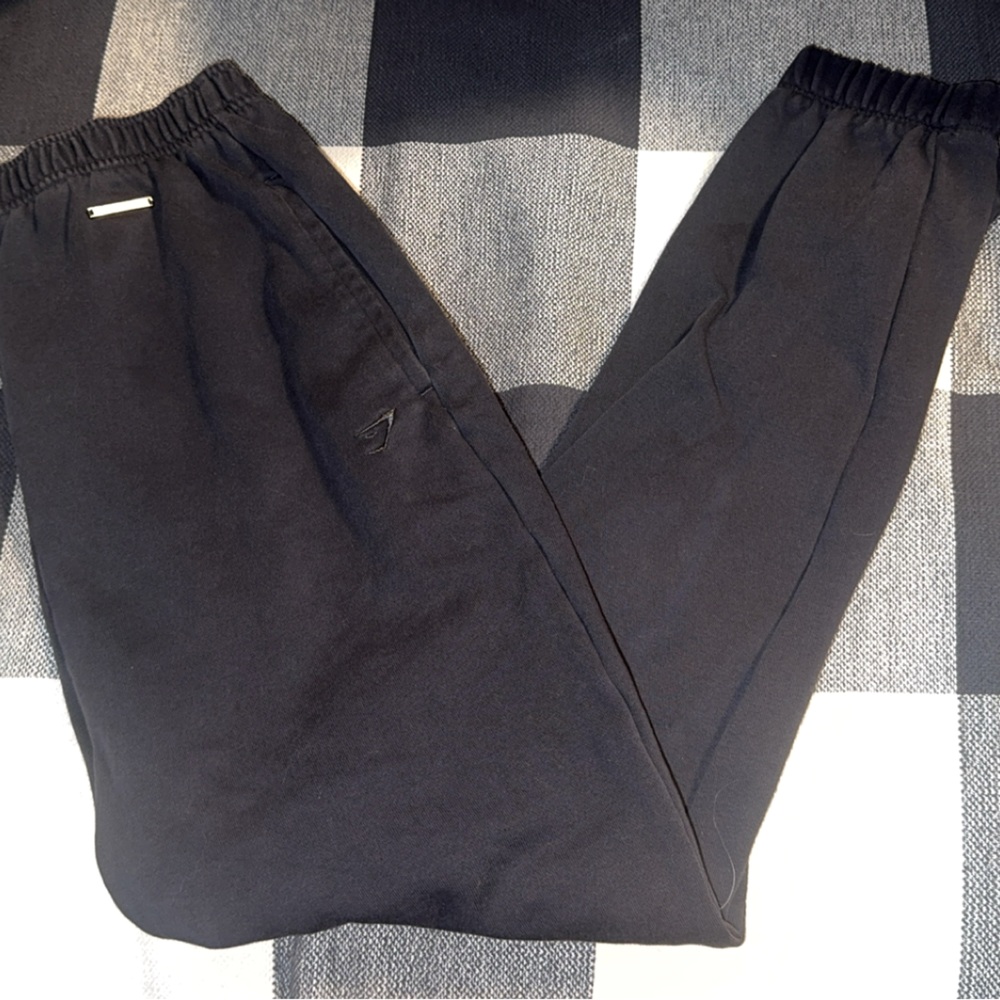 whitney simmons gymshark sweatpants